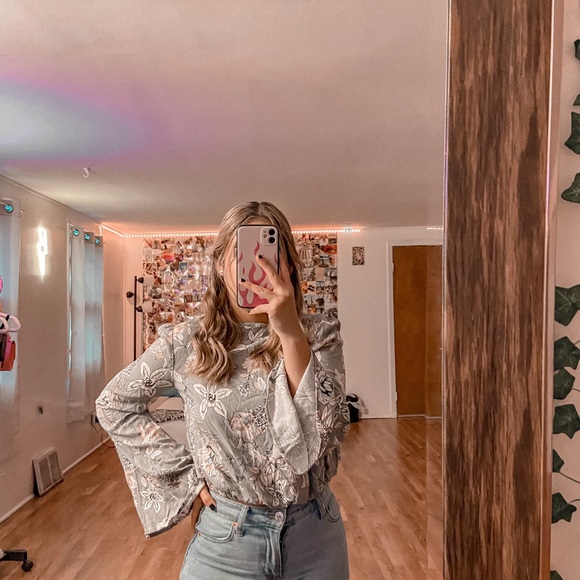 ✰FLORAL✰ - Picture 2 of 2